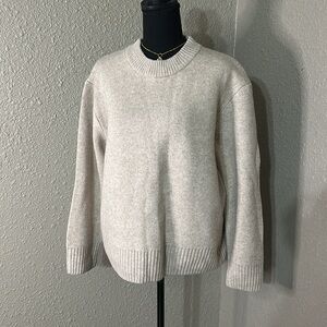 NWT HARPER LANE Classic Crewneck Sweater - in‎ oatmeal